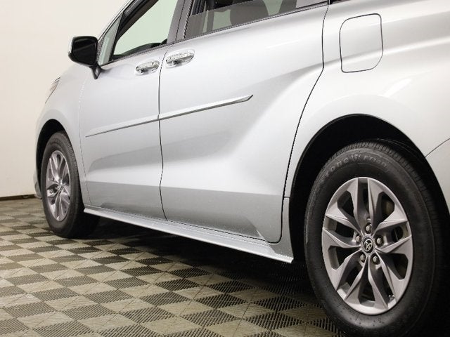 2023 Toyota Sienna Hybrid XLE